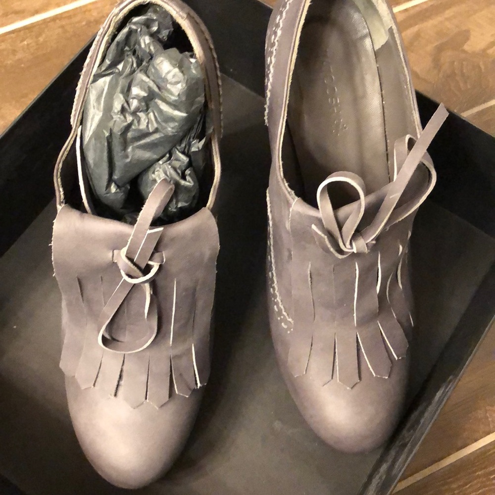 Tatoosh Soft Authentic Leather Grey Bootie! - image 2